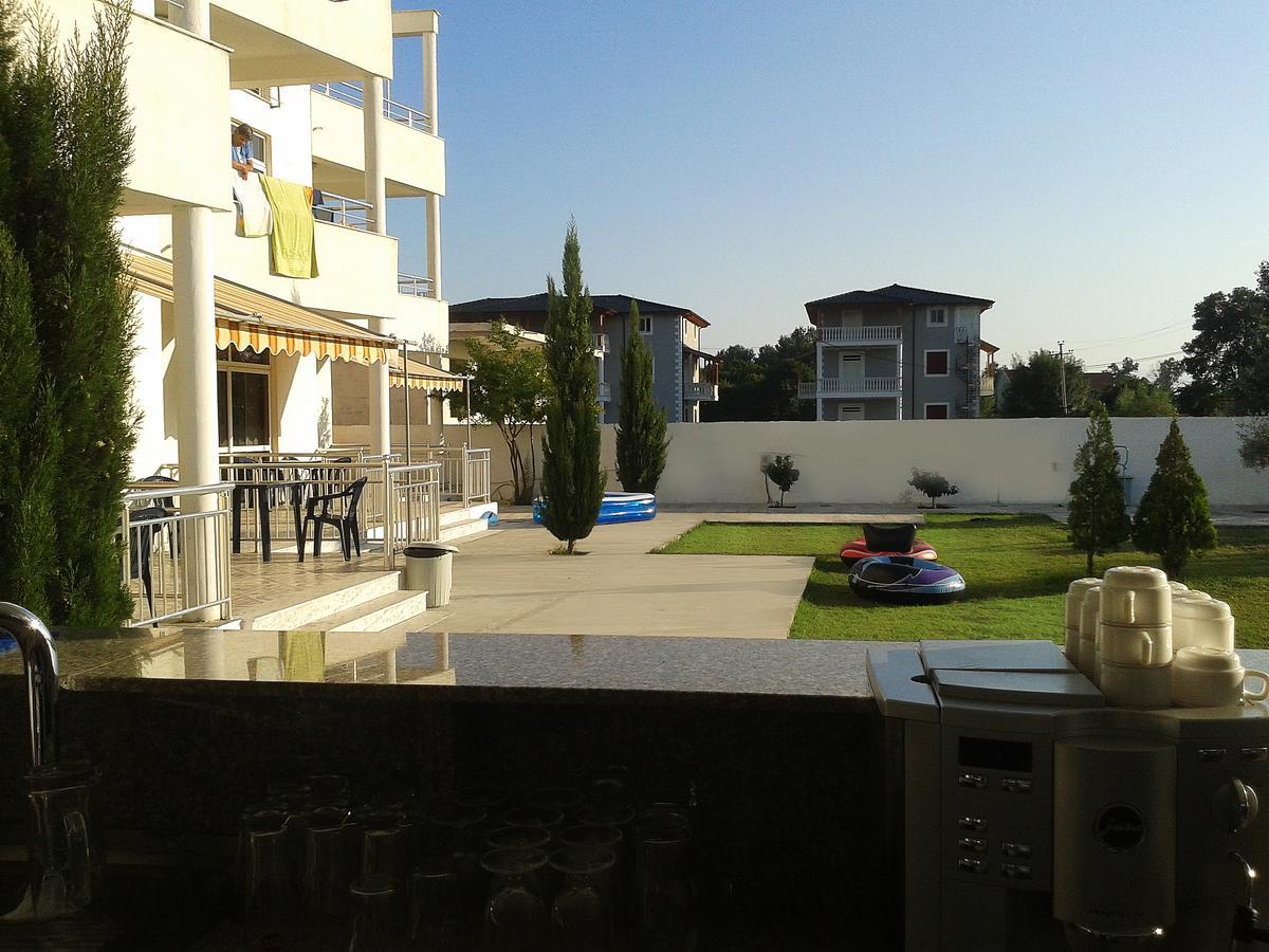 Hotel Aquarius Velipoje Bagian luar foto