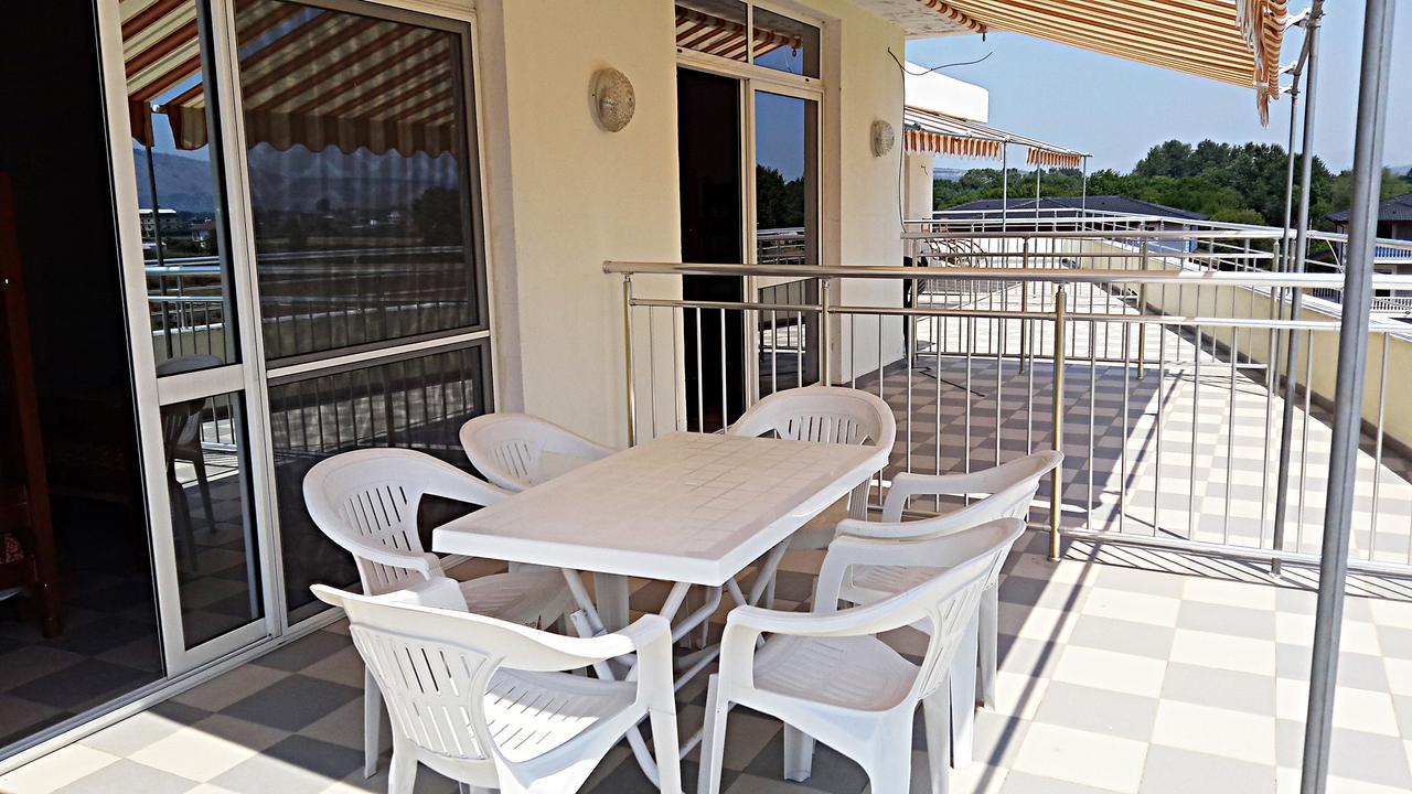Hotel Aquarius Velipoje Bagian luar foto