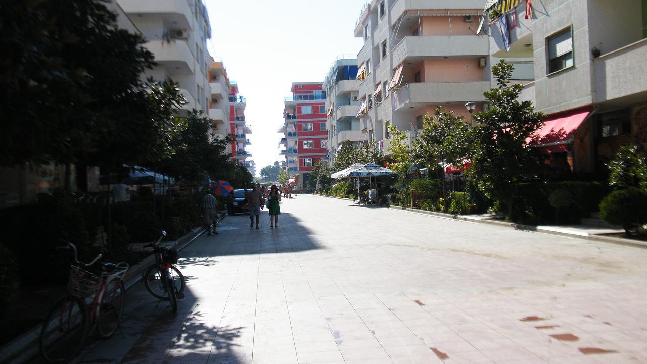 Hotel Aquarius Velipoje Bagian luar foto