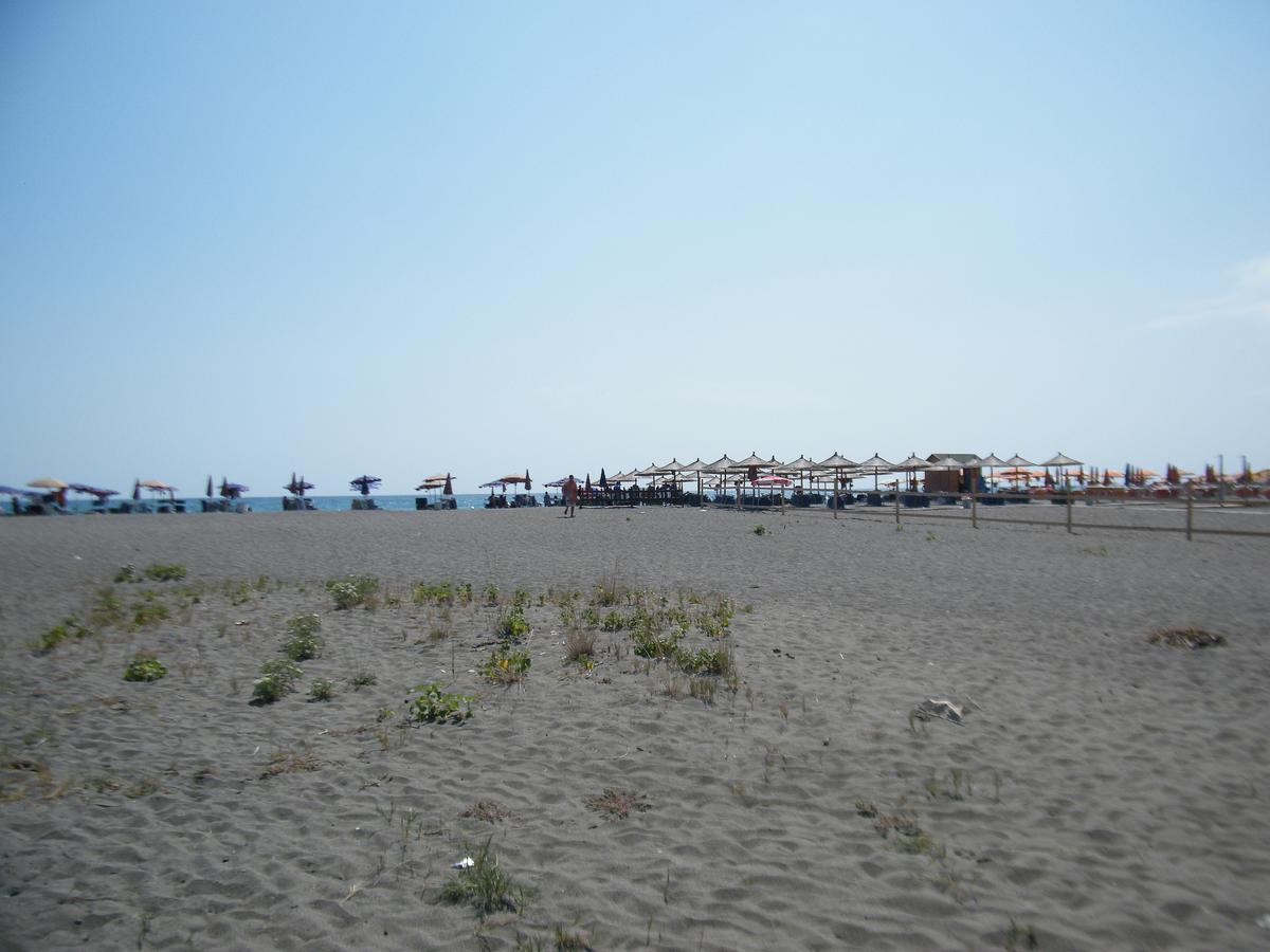 Hotel Aquarius Velipoje Bagian luar foto