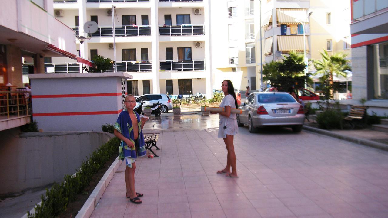 Hotel Aquarius Velipoje Bagian luar foto